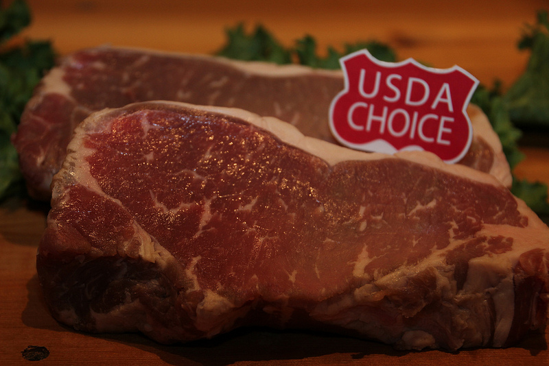 USDA Predicts Falling Cattle, Hog and Broiler Prices for 2015 and 2016