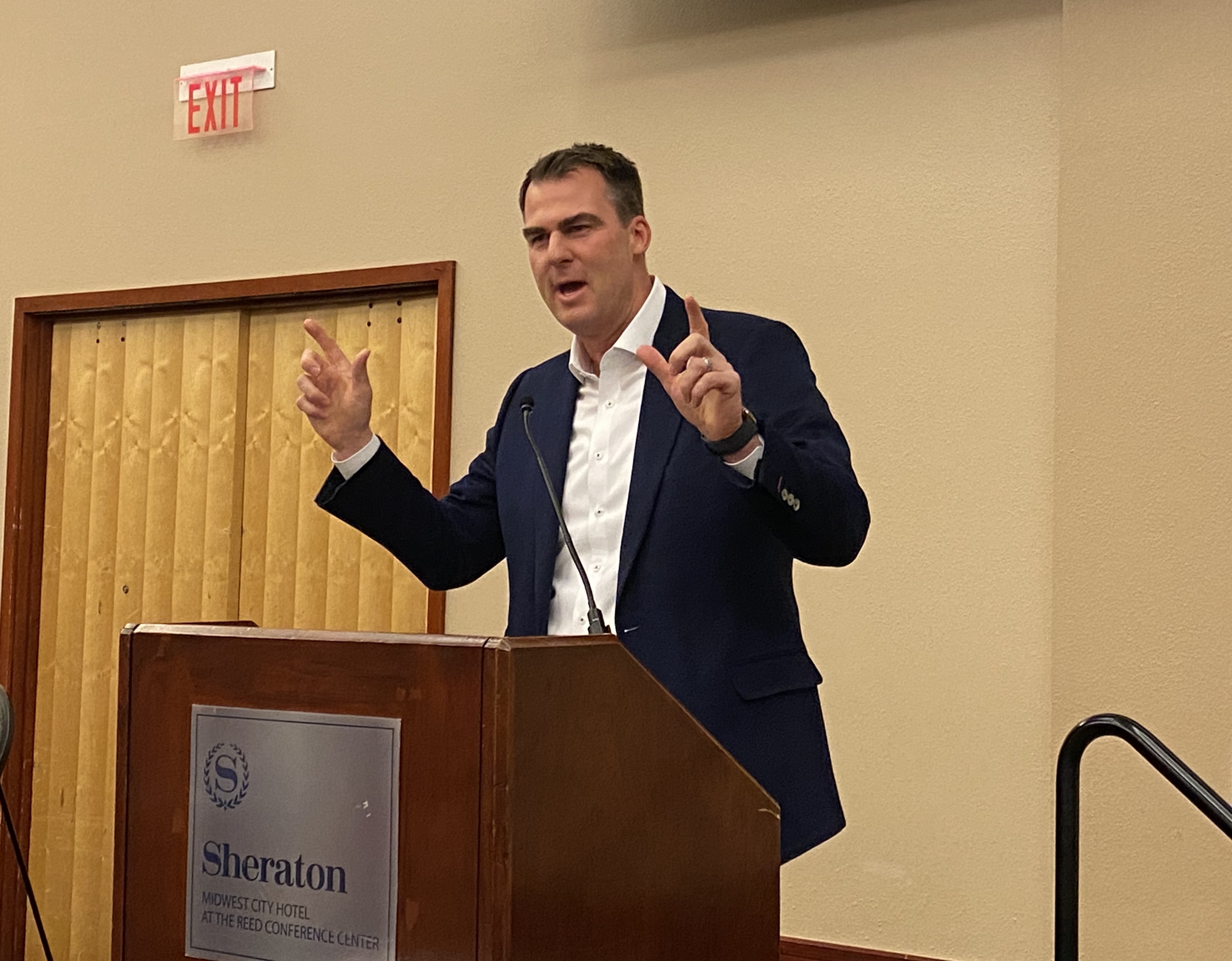 Governor Stitt Challenges Cattlemen to Dream Big In 2020 and Beyond  