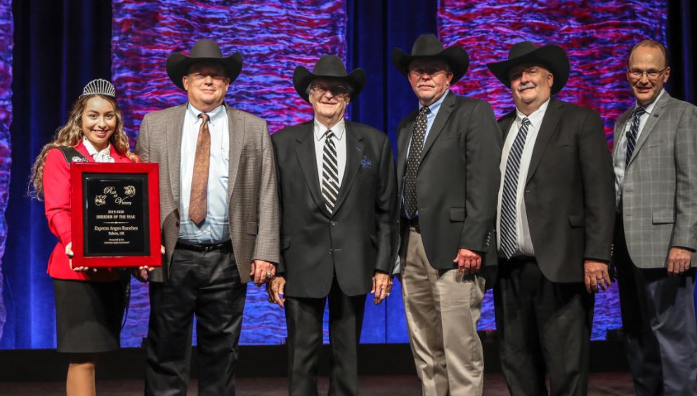 Roll of Victory Show Winners Recognized at Angus Meeting With Express Ranch Taking Breeder of the Year Honors