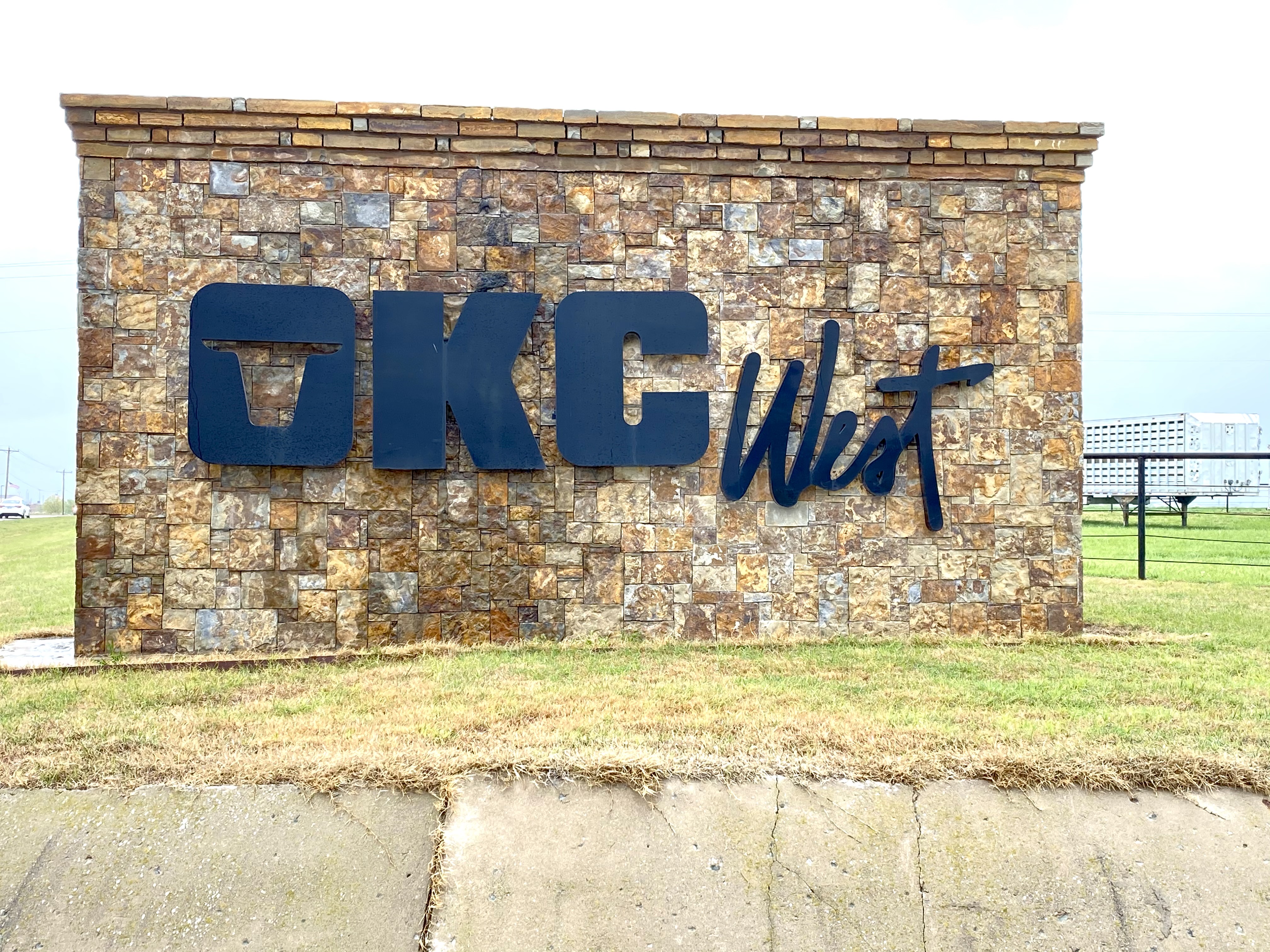 Drought Brings Cows and Bulls to Town at OKC West- El Reno- Sharply Lower Prices Result