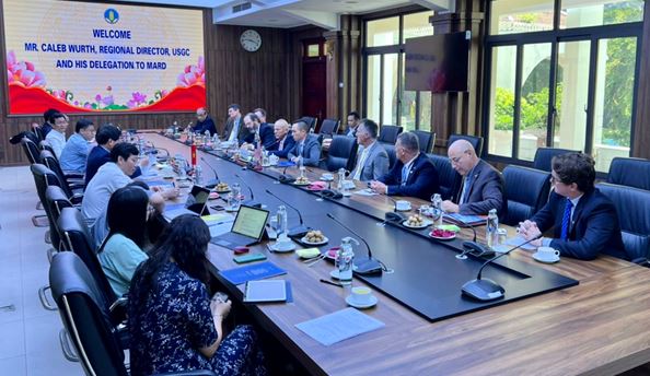 Grains Council, U.S. Sorghum Delegation Showcase Benefits Of Sorghum To Key Purchasers In Vietnam