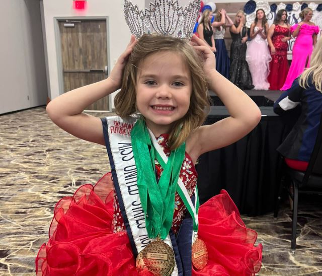 Laramie Sparks, Blanchard Oklahoma 2023 Oklahoma Future Little Miss United States Agriculture