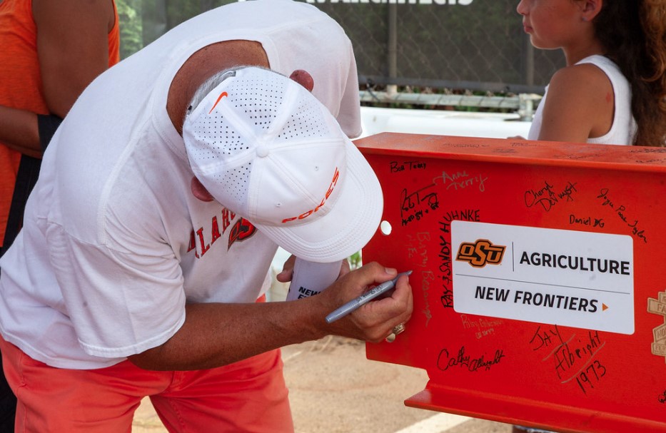 New Frontiers Tailgate & Beam Signing Celebrates Progress of OSU Agriculture's New Home
